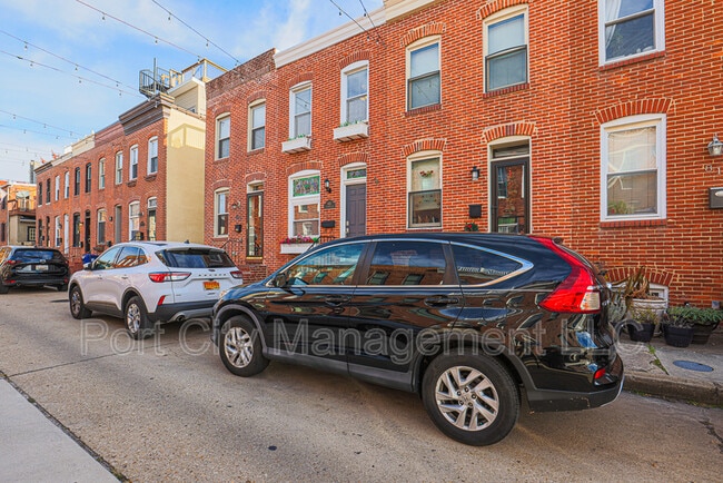 Building Photo - 813 S Belnord Ave