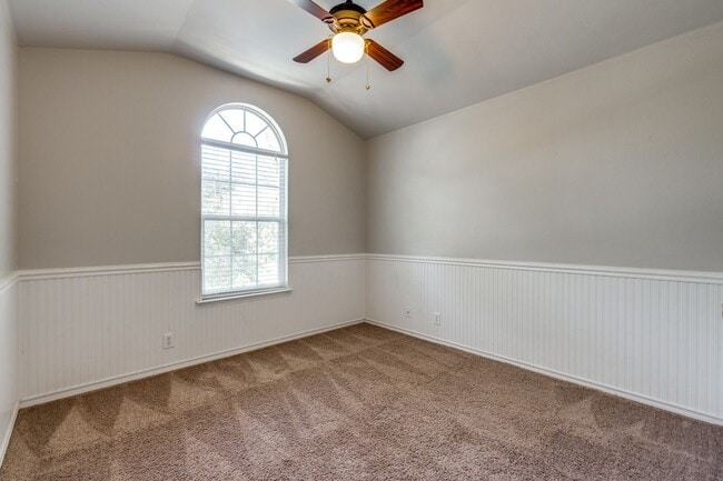 Building Photo - 3-BEDROOM HOME IN GATED COMMUNITY