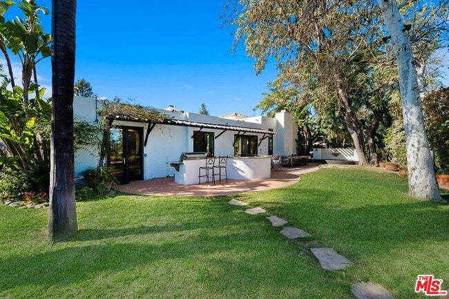 Building Photo - 23318 Park Colombo