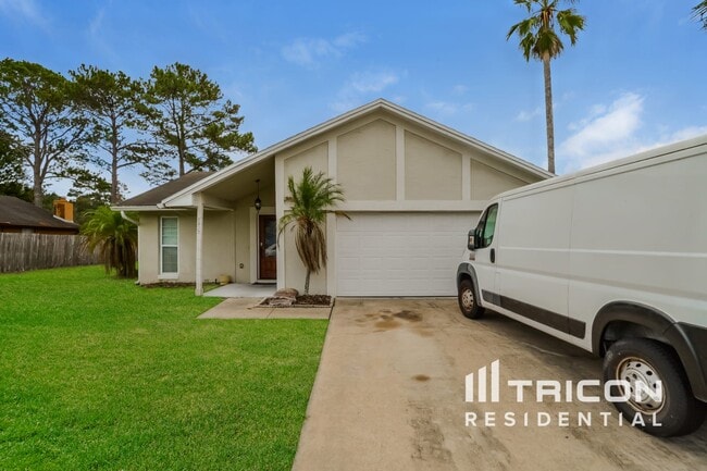 Building Photo - 1423 La Paloma Cir