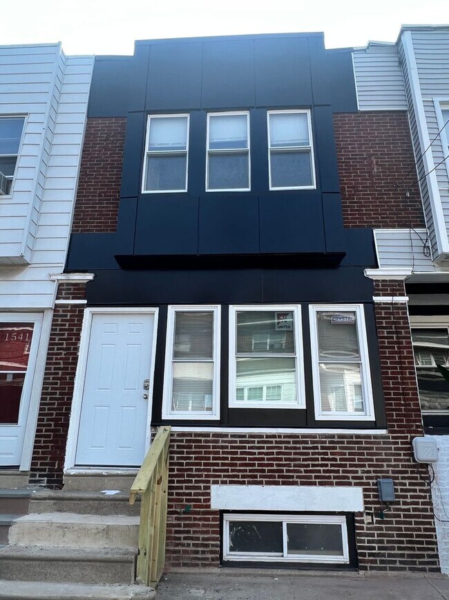 Primary Photo - Lovely 3bd/ 1bth Home. SECTION 8 ONLY!!
