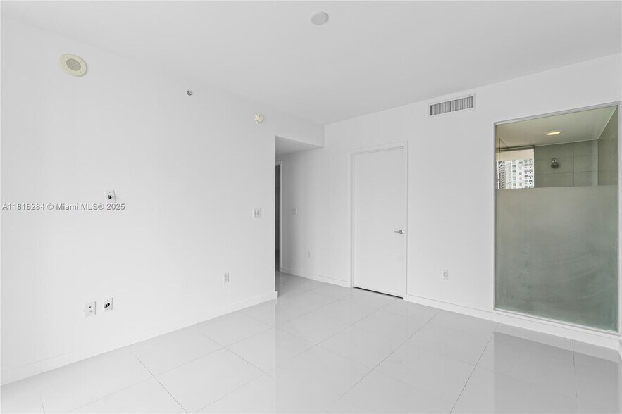 Building Photo - 1300 S Miami Ave