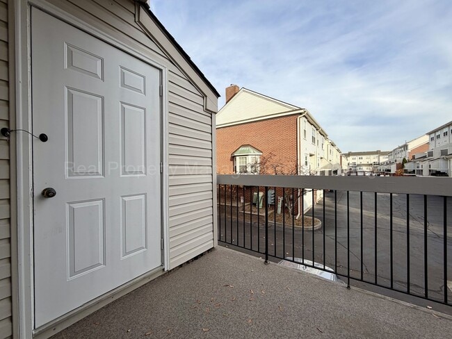 Building Photo - Modern 2-Bedroom Condo Near Everything in Downtown Royal Oak