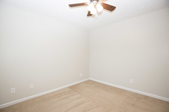 Building Photo - "Charming 4-Bedroom Home with Granite Coun...