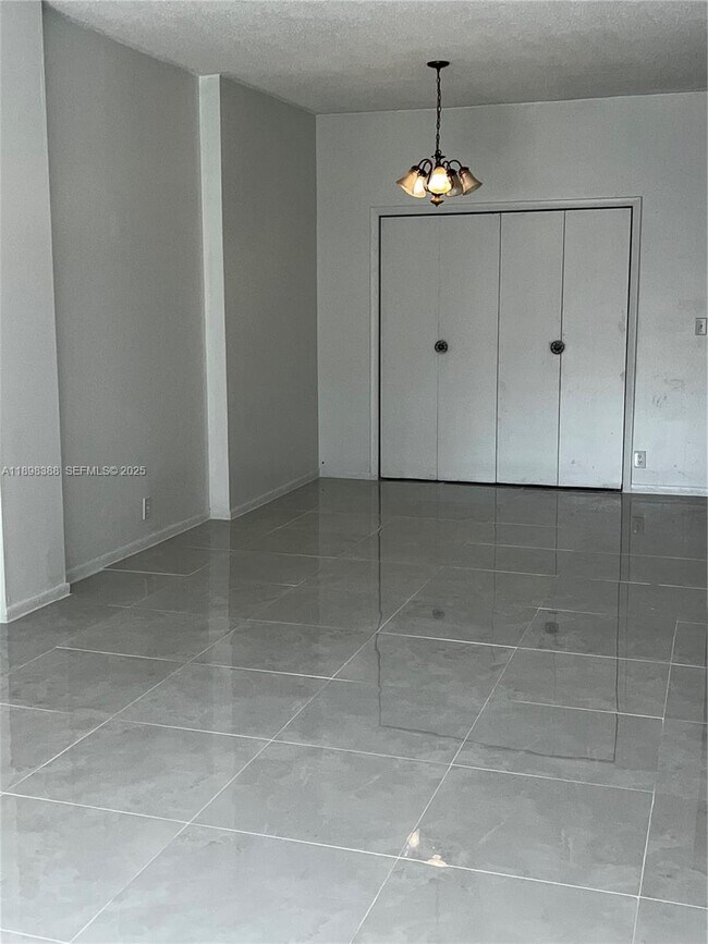 Building Photo - 1455 N Treasure Dr