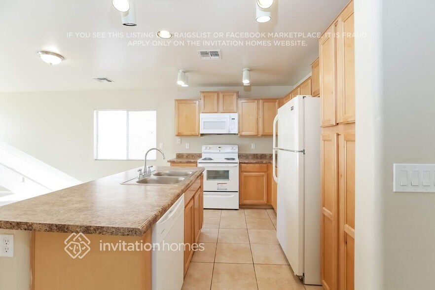Building Photo - 10391 N 115th Dr