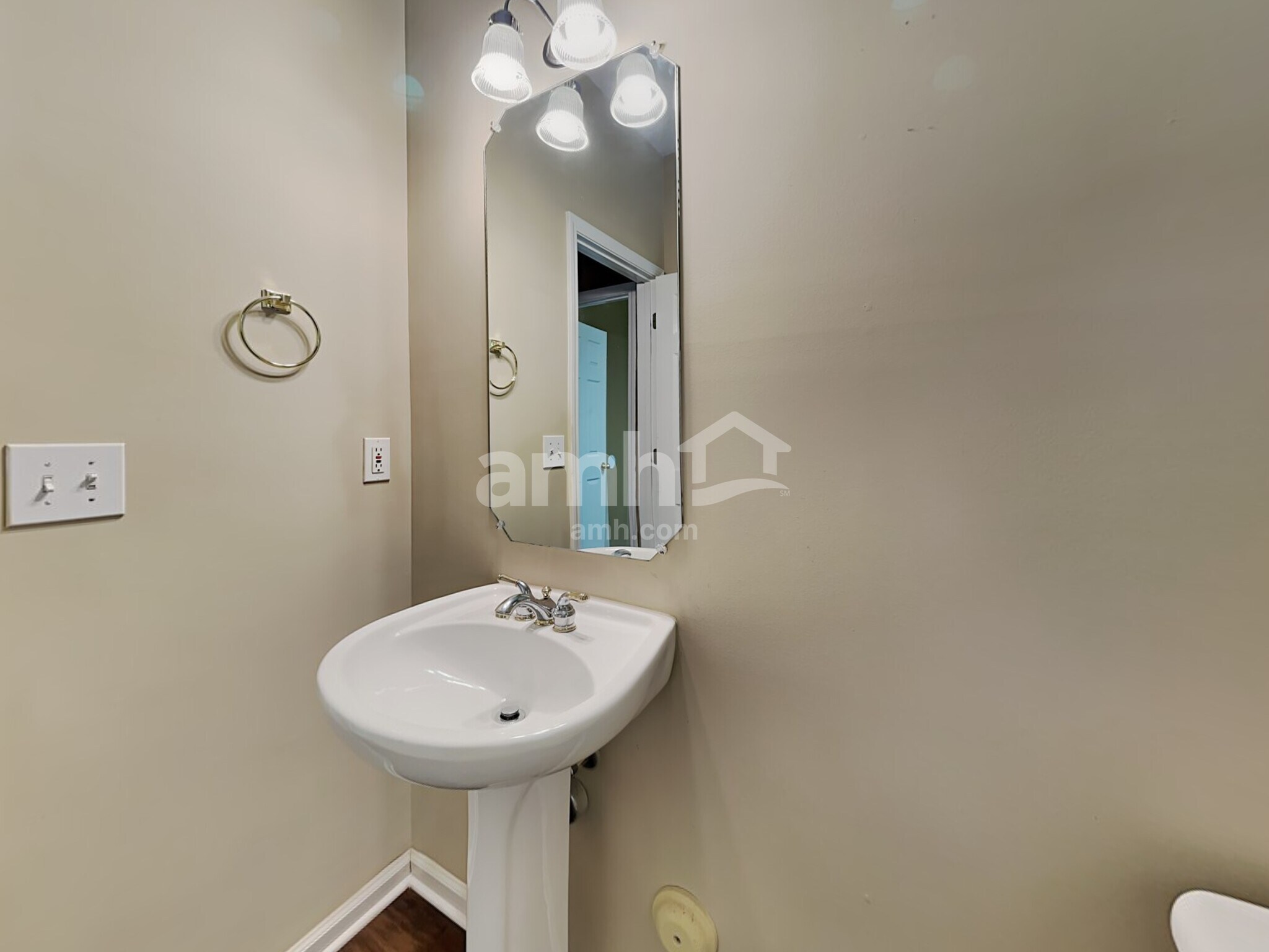 Building Photo - 4131 Crestview Place Dr