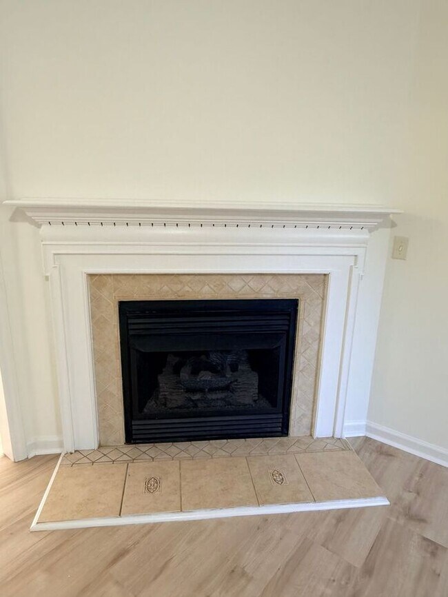 Building Photo - 1529 Crag Burn Ln