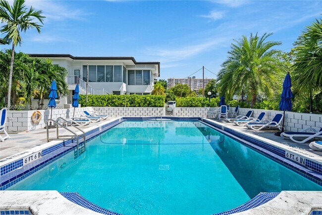 Building Photo - 3661 NE 170th St