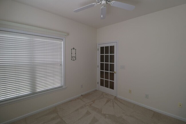 Building Photo - 6901 Hanesbrook Cir