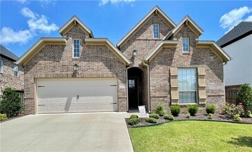 Building Photo - 4703 SW Lilly St