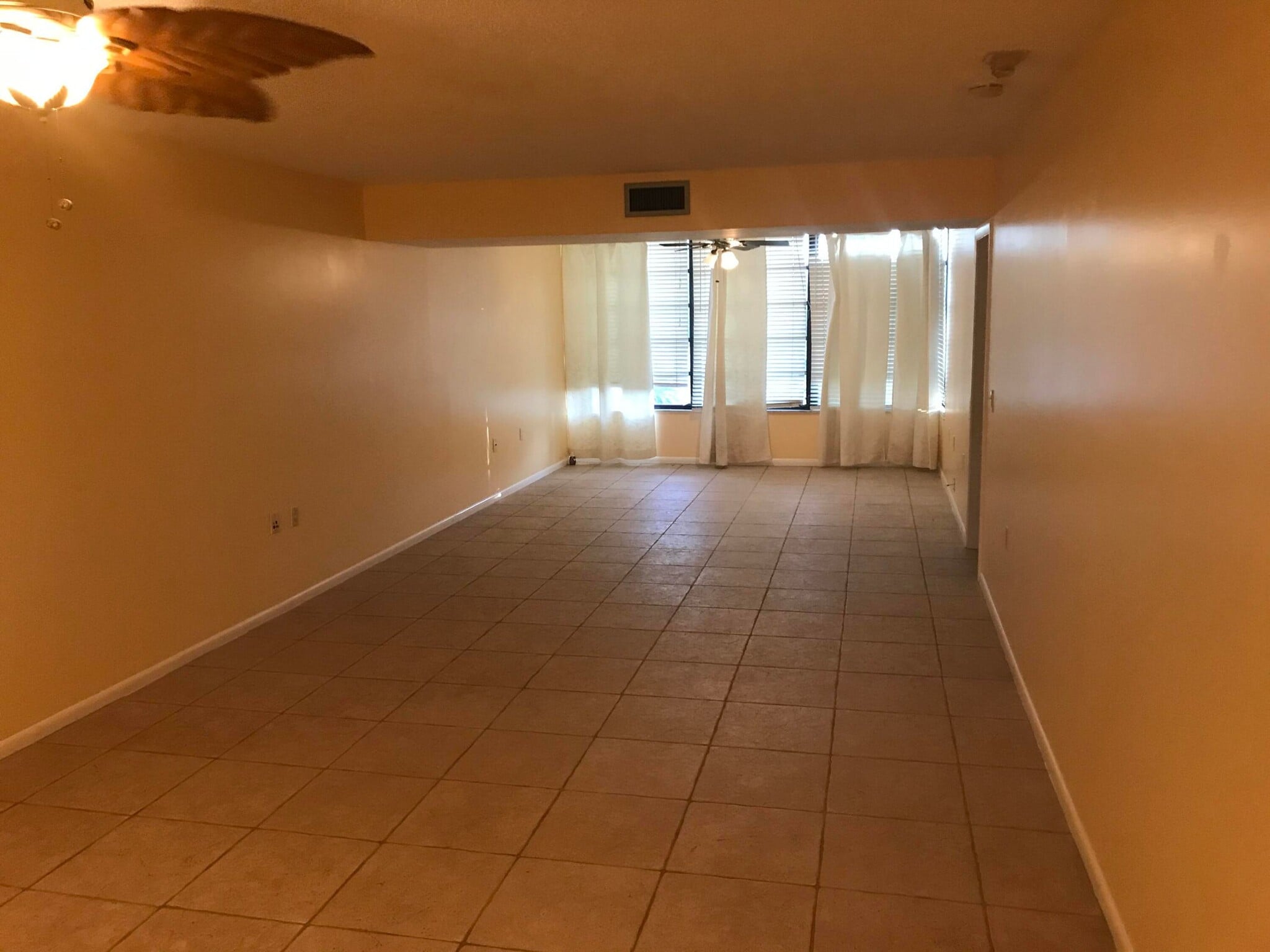 Building Photo - 3826 Whitehall Dr