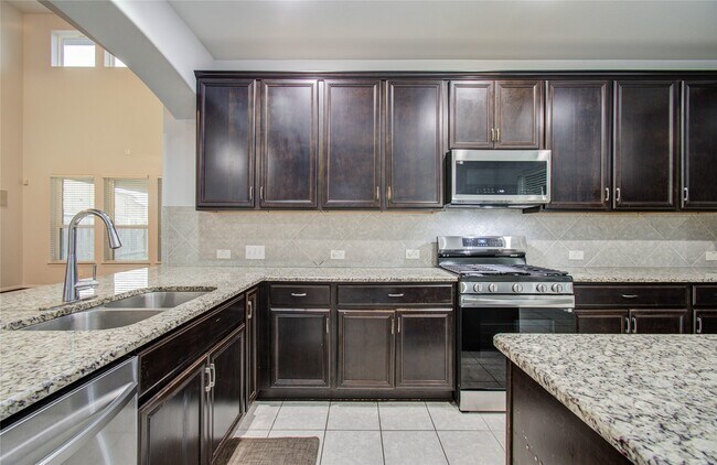 Building Photo - 318 Bolton Dr