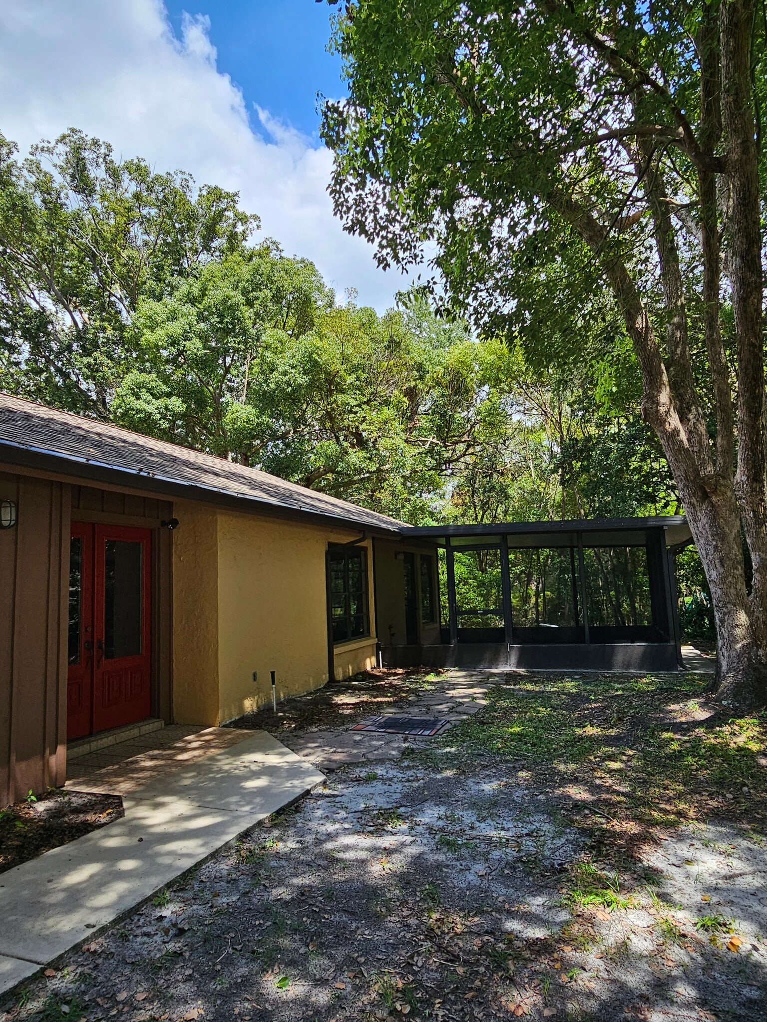 Building Photo - 51 Golfview Ct