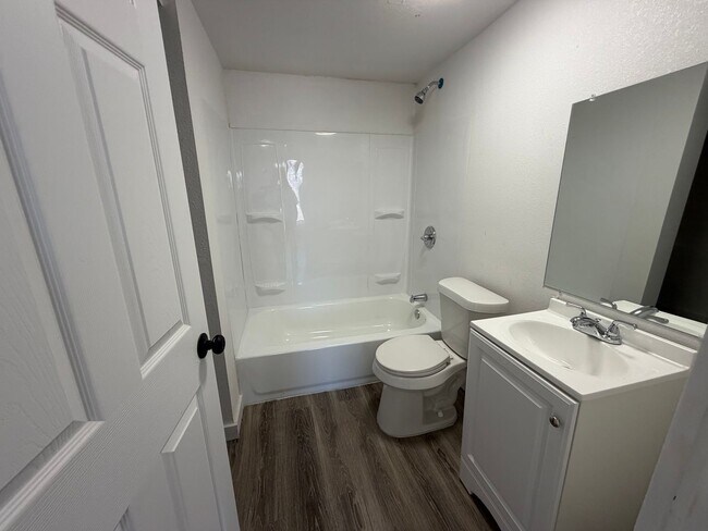 Building Photo - 3002 1st Pl