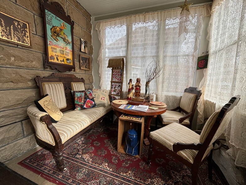 Building Photo - 425 S Washington St