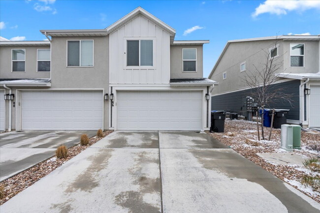Building Photo - *$500 MOVE-IN SPECIAL* Charming 3-Bedroom ...