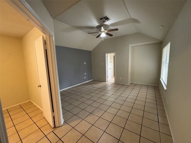 Building Photo - 10423 Sand Pass Ln