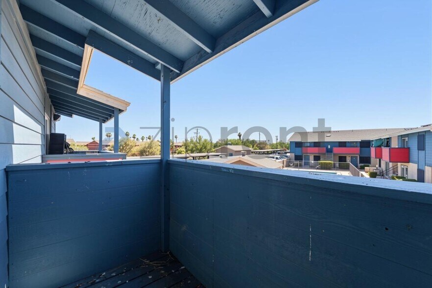 Building Photo - Unit B226