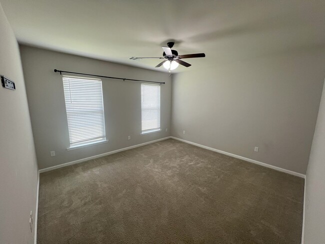 Building Photo - Charming 4 Bedroom, 2 bath Home in Gonzale...