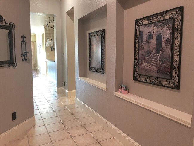 Building Photo - 6817 Hillwood Dr