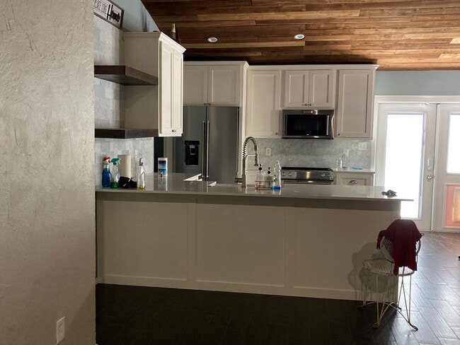 Kitchen - 5616 Painter St