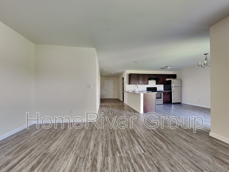 Building Photo - 11063 Pendleton Ave