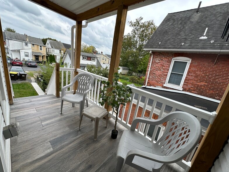 Private deck - 115 Susquehanna Ave