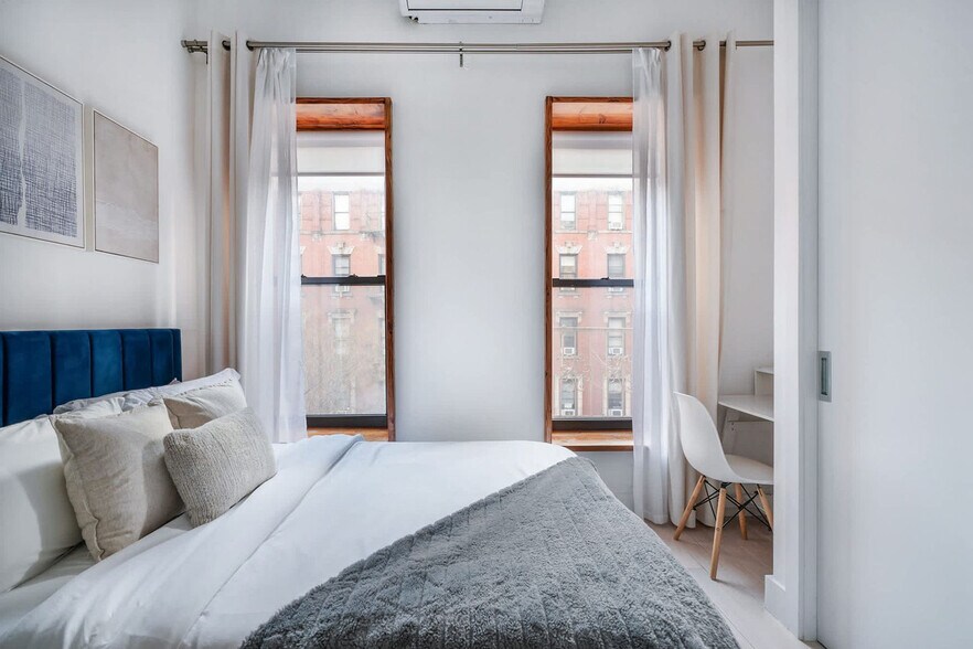 Building Photo - 317 E 78th St