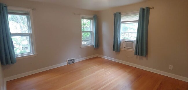 Building Photo - 4425 N 105th St