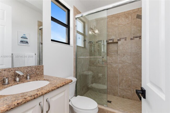 Building Photo - 9529 Eden Roc Ct