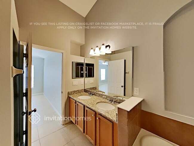 Building Photo - 3612 Holden Dr