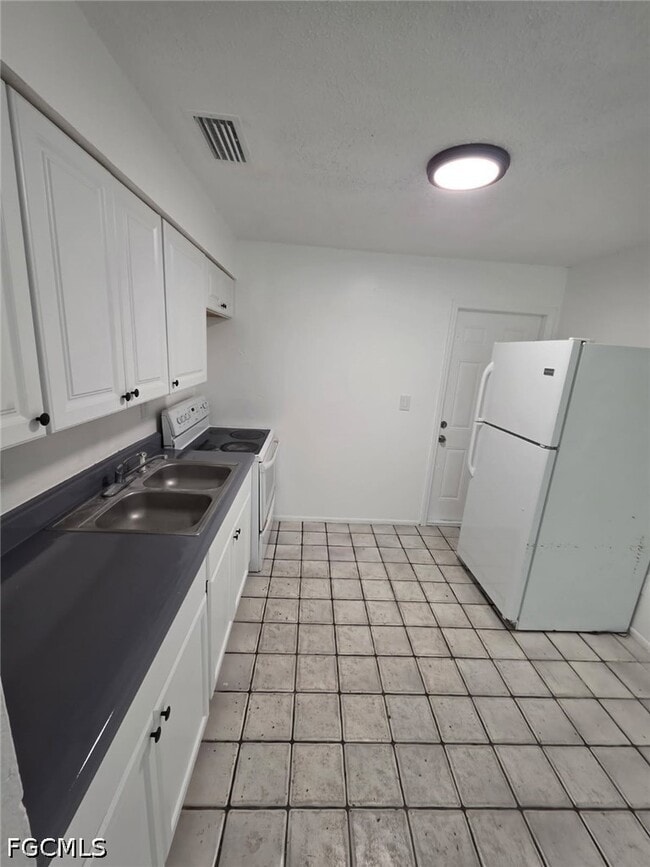 Building Photo - 5426 Sago Ave