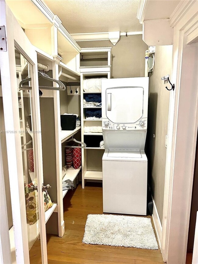 Building Photo - 124 Mendoza Ave