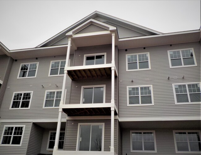 Building Photo - Apartments at Montgomery Crossing