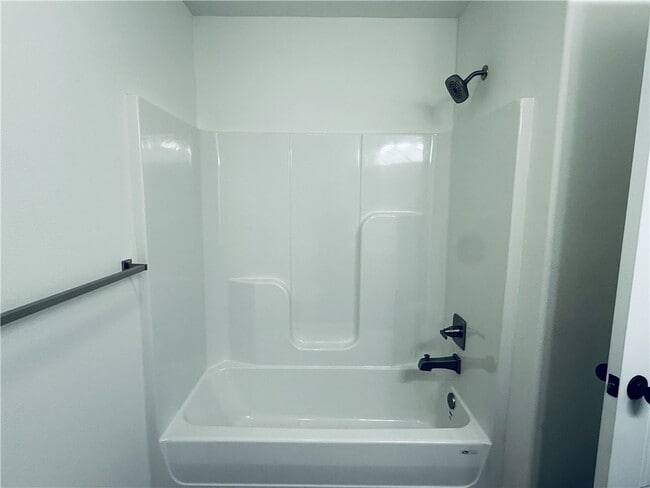 Building Photo - 424 NW 59th Ave