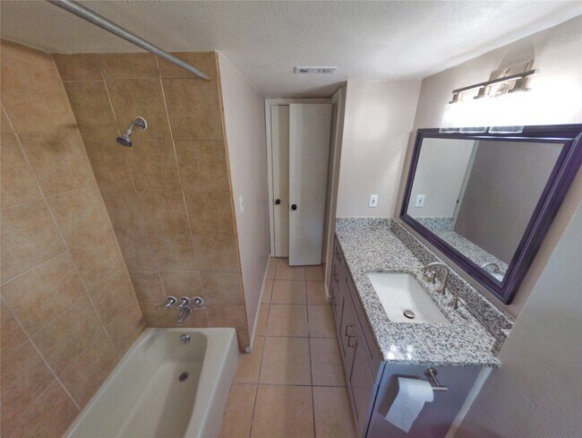 Building Photo - 4919 Connorvale Rd