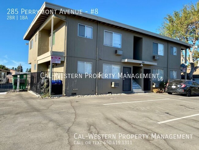 Building Photo - Nice updated 2 bed apartment on 2nd flr av...