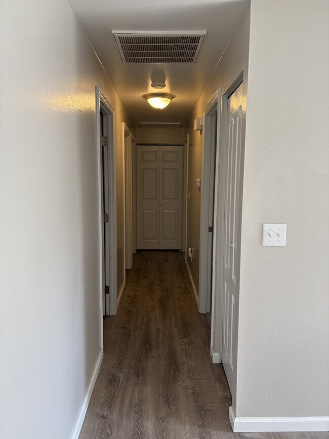 Building Photo - 7280 Cedar Knolls Dr