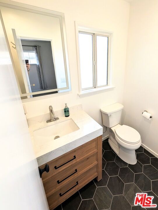 Building Photo - 324 E Benbow St