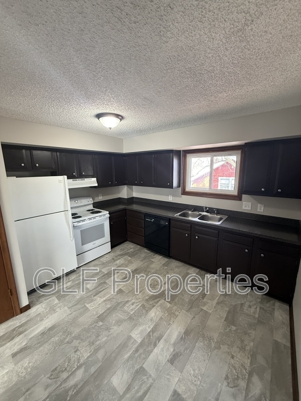 Building Photo - 46 Bradford St