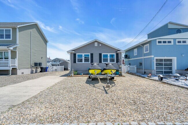 Building Photo - 53 E Coral Dr