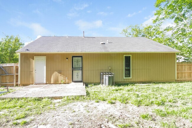 Building Photo - 6625 Santaolina Dr