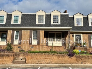 Building Photo - 122 Jefferson Pl