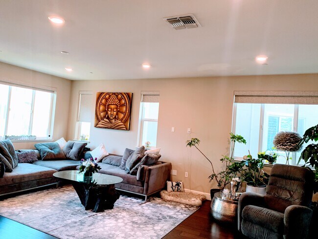 Building Photo - 5967 Raleigh Rd