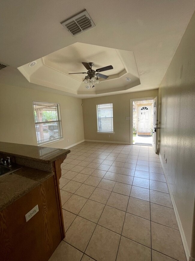 Building Photo - 1205 S Palm Dr
