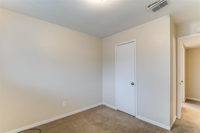 Building Photo - 11017 Lera St