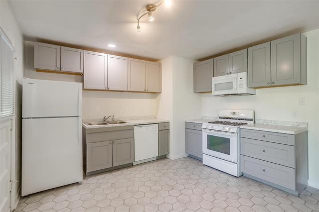 Building Photo - 3645 E Washburn Ave