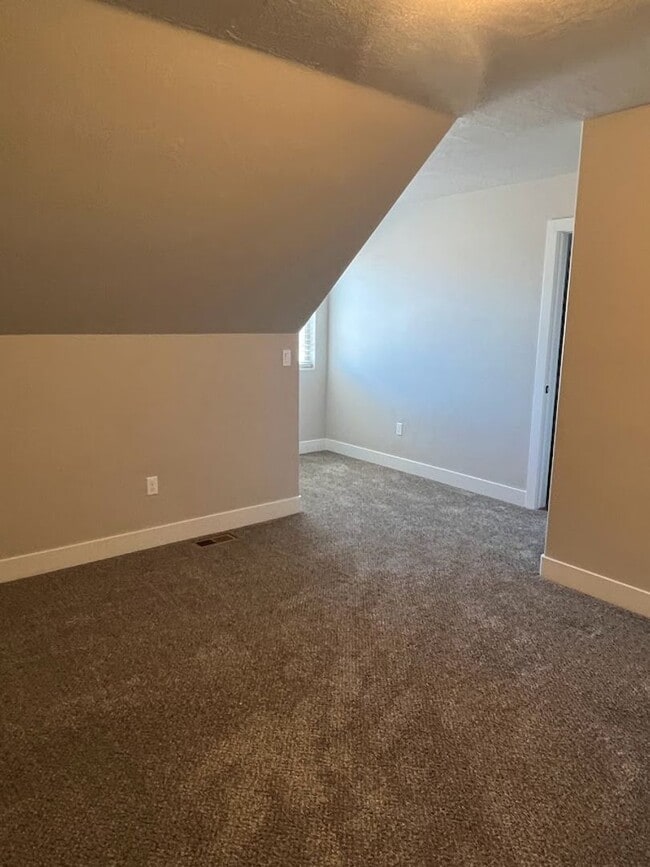 Building Photo - 1511 W Pyrite Ln