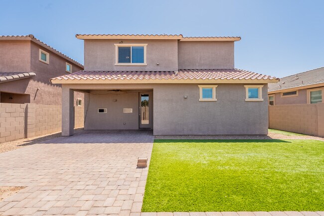 Building Photo - Two homes in one!